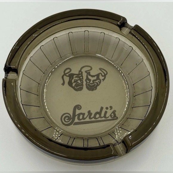 Lot Of 2 Vintage Sardis Restaurant NYC Glass Ashtrays Circa 1955 Round READ - Picture 4 of 9
